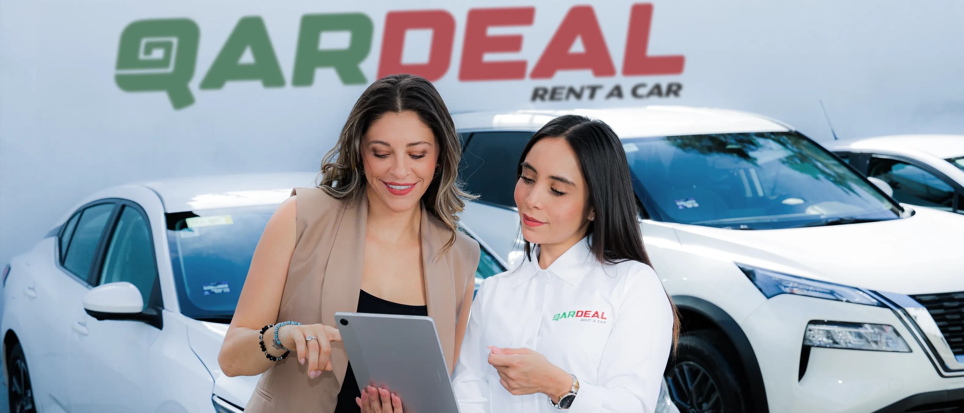 Ejecutiva con cliente